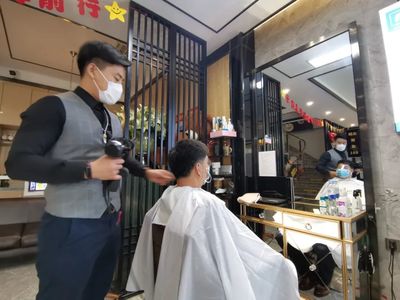 理发新规 青岛理发店的日用口罩防疫智慧